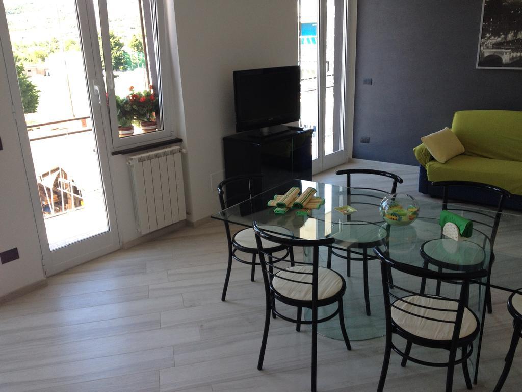 Best Lavagna Apartment Bilik gambar